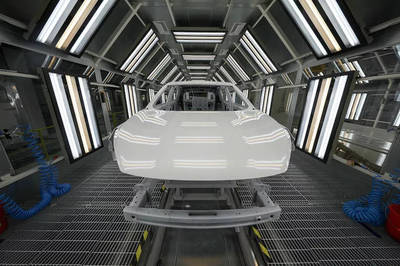 威马首款量产车EX5下线,但你如何信任它,这座数字化工厂是答案之一